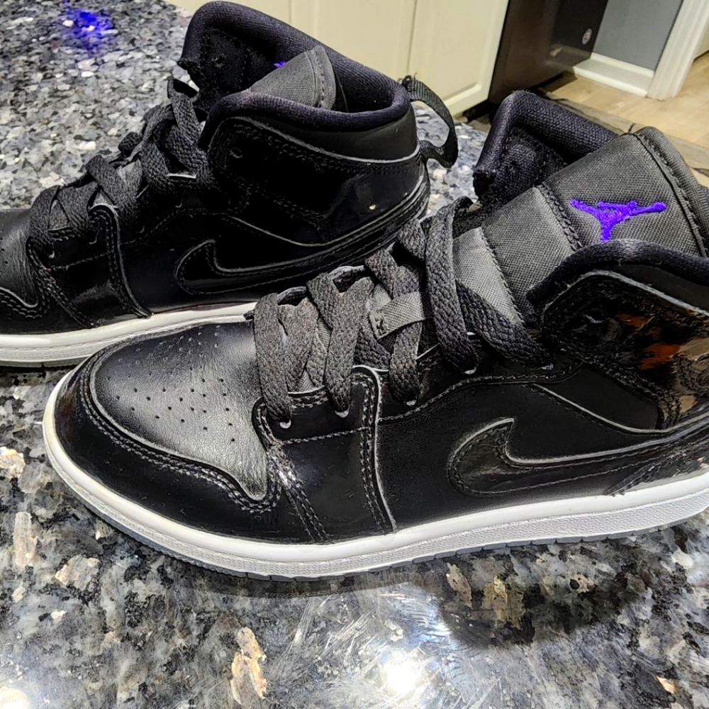 Black Jordans - size 2Y